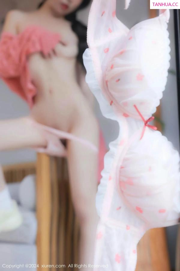   [XiuRen]高清写真图 2024.03.15 No.8241 桃妖夭 新人美腿第71张图片
